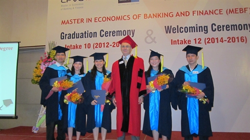 CFVG : remise du master en banque et finance à 50 étudiants à Hô Chi Minh-Ville