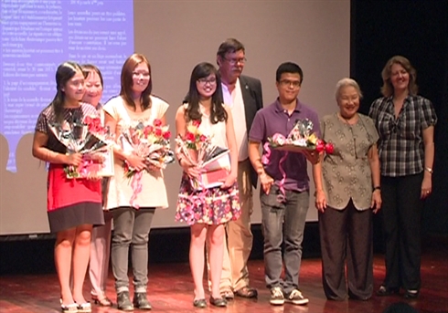Des Prix de la jeunesse «Alexandre Yersin » aux étudiants vietnamiens