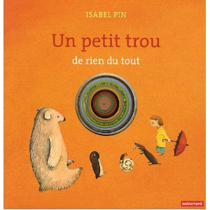 UN PETIT TROU DE RIEN DU TOUT                                                                        